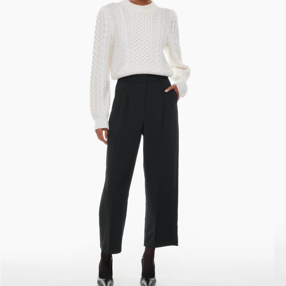 Aritzia Babaton Pintuck pants
